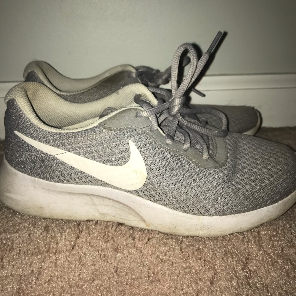 Nike Tanjun Sneakers